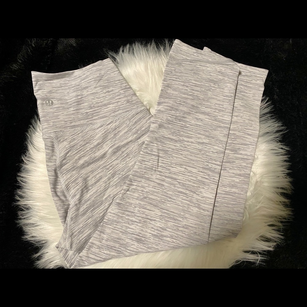 Lululemon white crop leggings